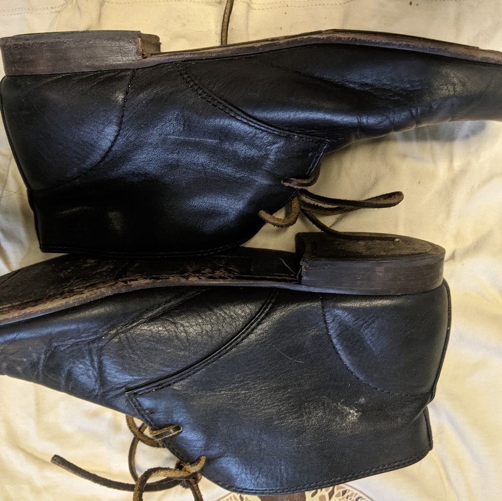 Frye Jillian Chukke size 9.5 low booties